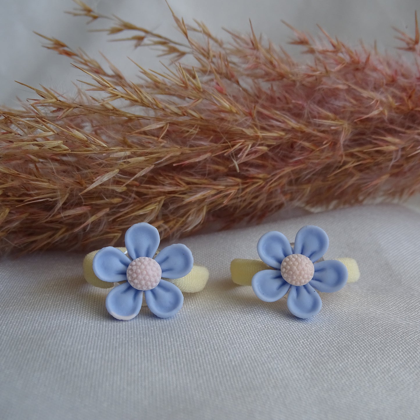 Elastiek | madelief pastel blauw