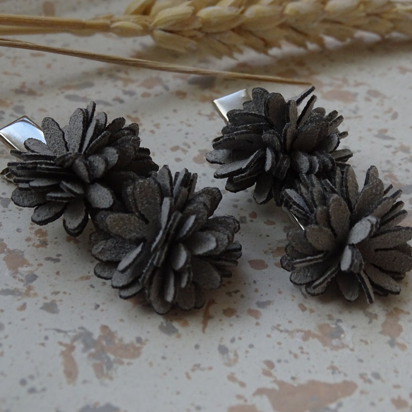 Alligator | Flora - grijs