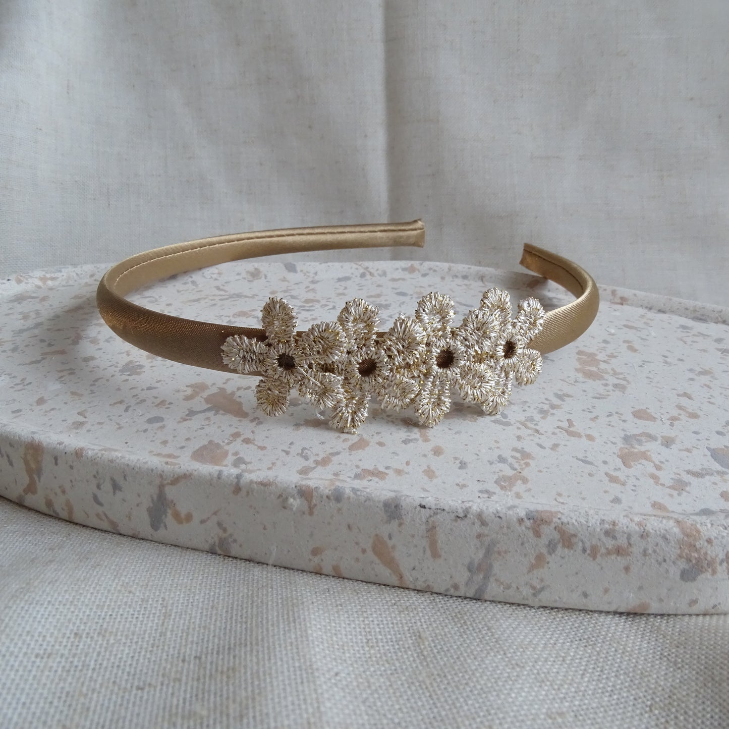 Diadeem - mini golden flower