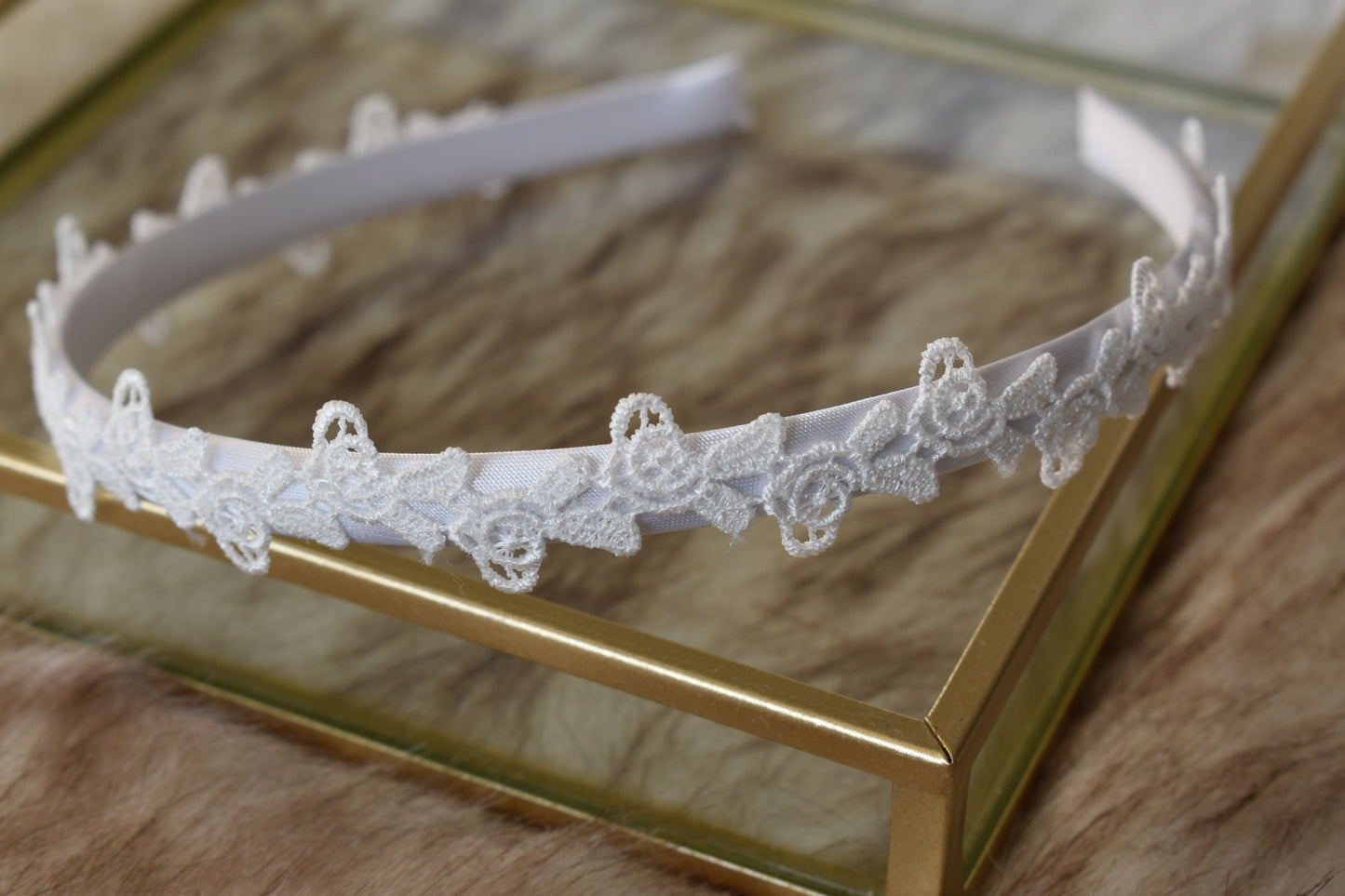 Lovely Wedding | white flowers diadeem