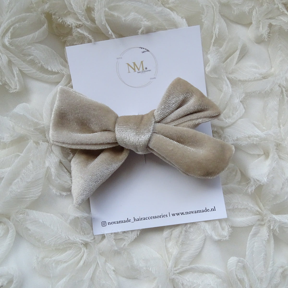 Alligator | beige velvet strik
