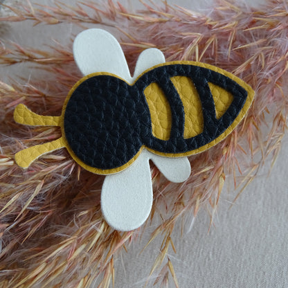 Alligator | happy bumble bee