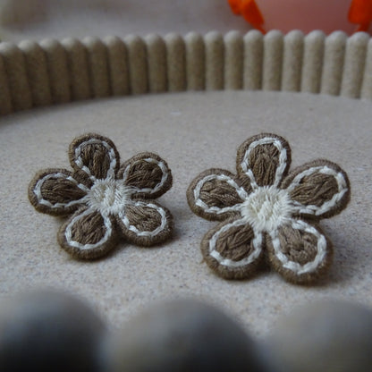 Elastiek | bruine met wit gehaakte bloemen