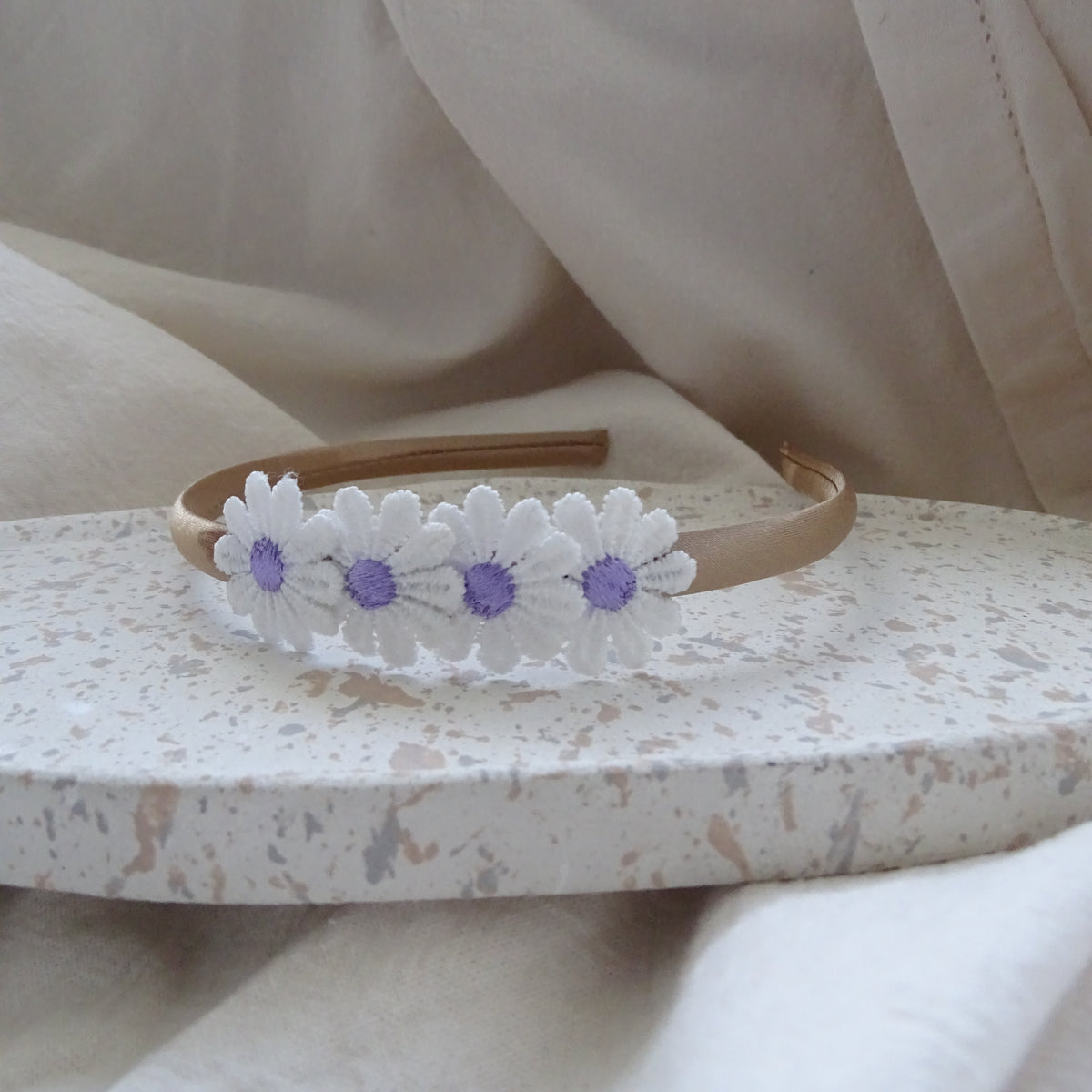 Diadeem | madelief wit/paars