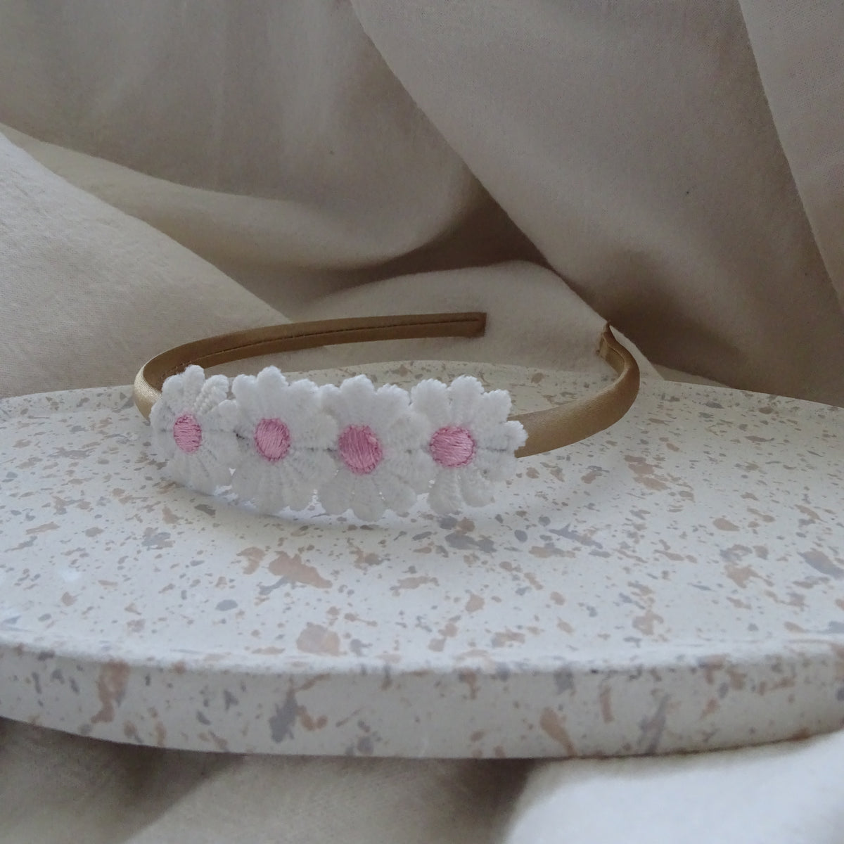 Diadeem | madelief wit/roze