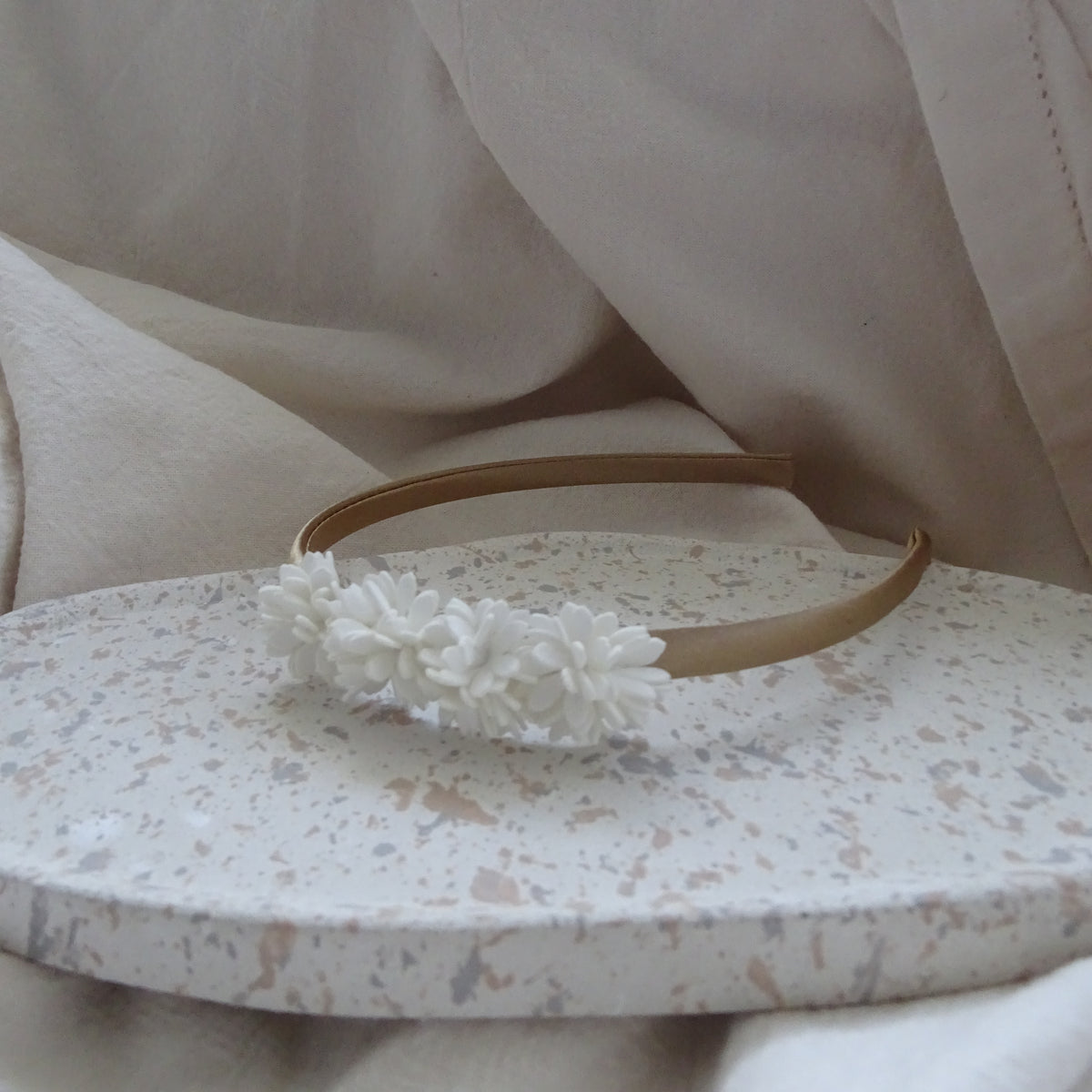 Diadeem | bloemen wit