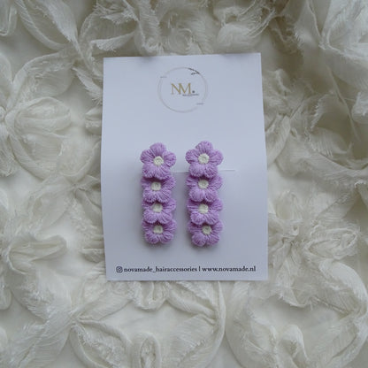 Alligator | fluffy flowers