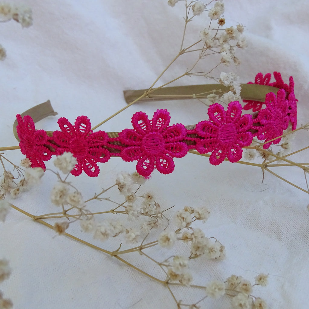 Diadeem - magenta dahlia
