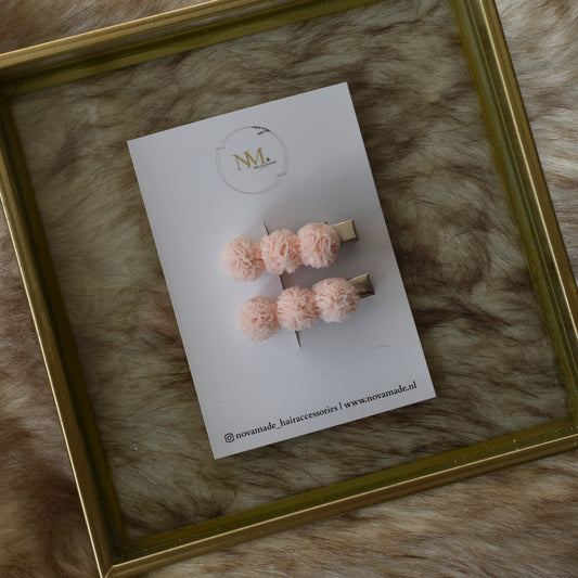 Lovely Wedding | pink pompoms