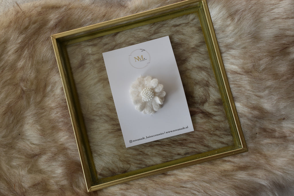 Anti Slip | witte wollen bloem