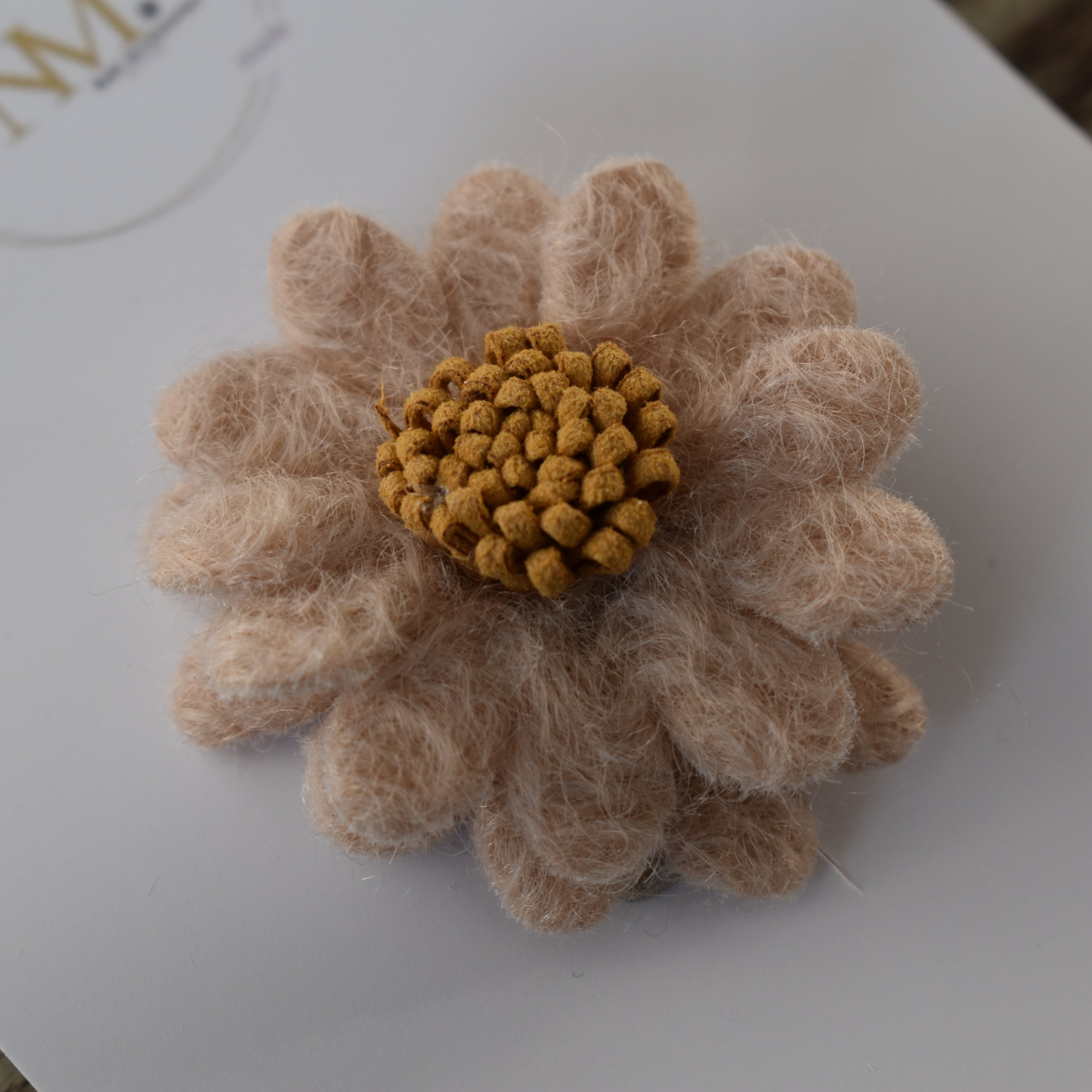 Anti Slip | beige wollen bloem