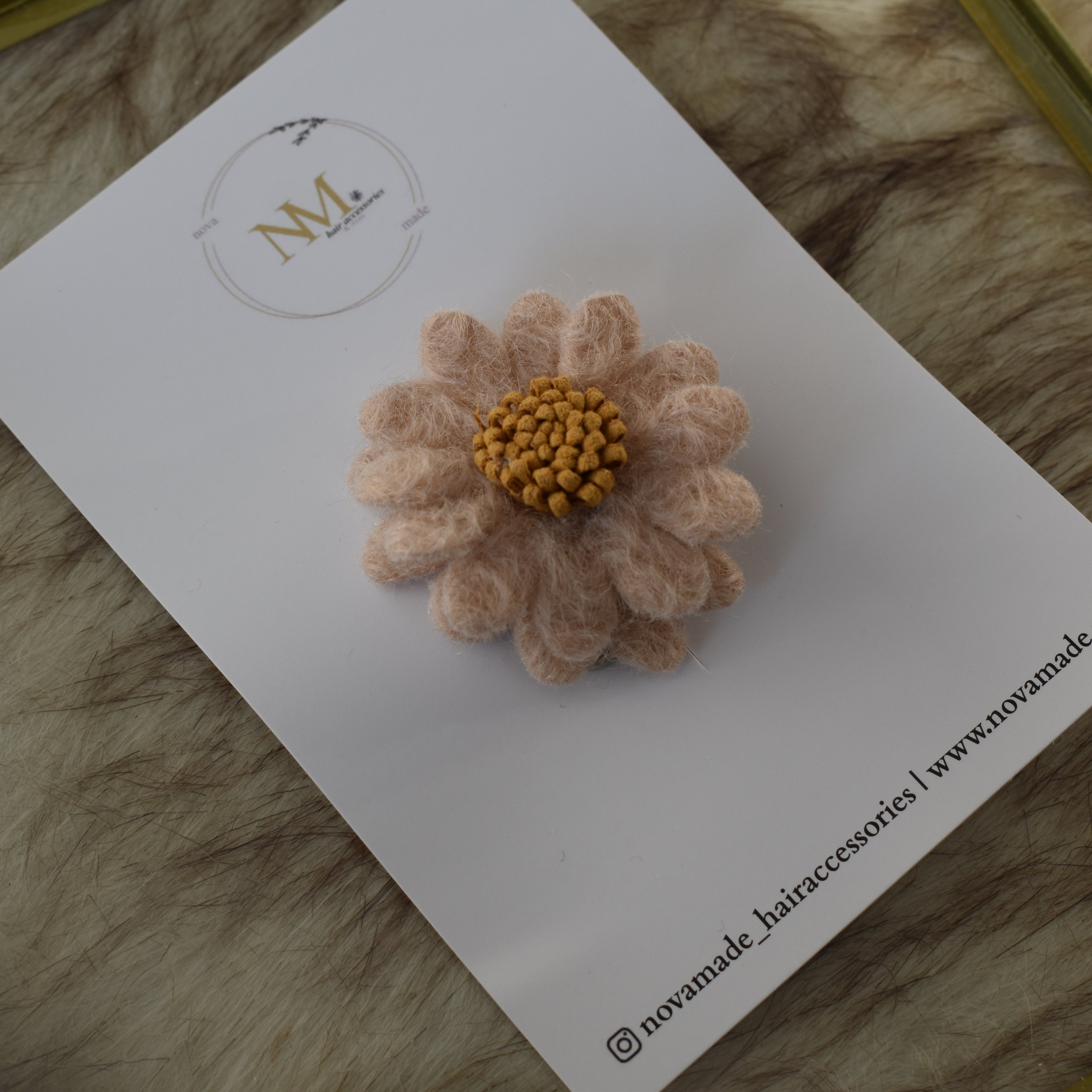 Anti Slip | beige wollen bloem