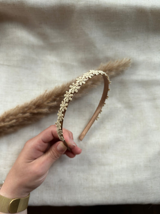 Diadeem | kleine beige bloemen